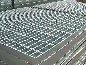 Galvanised steel grating panels